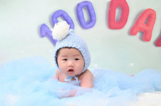 白山宝宝脸上起红疹子